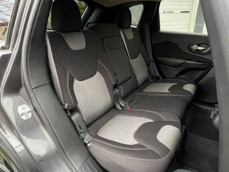 2016 Jeep Cherokee Sport Altitude