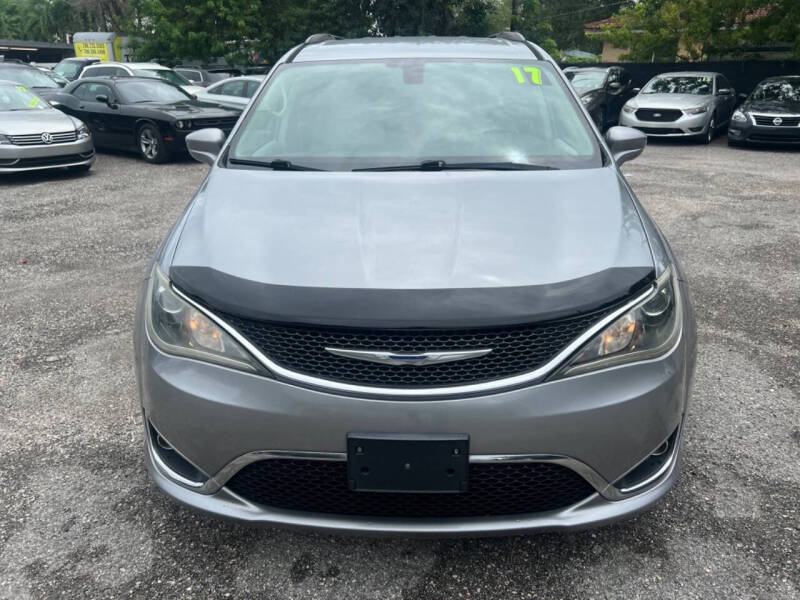 2017 Chrysler Pacifica Touring Plus