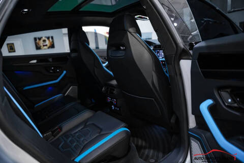 2025 Lamborghini Urus SE