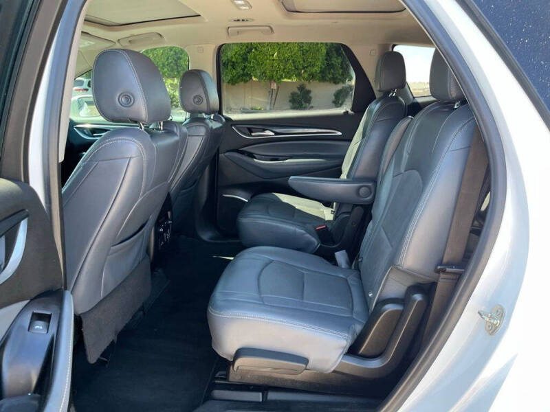 2020 Buick Enclave Essence