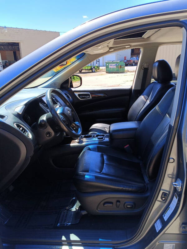 2015 Nissan Pathfinder Platinum