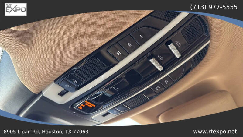 2017 Porsche Panamera