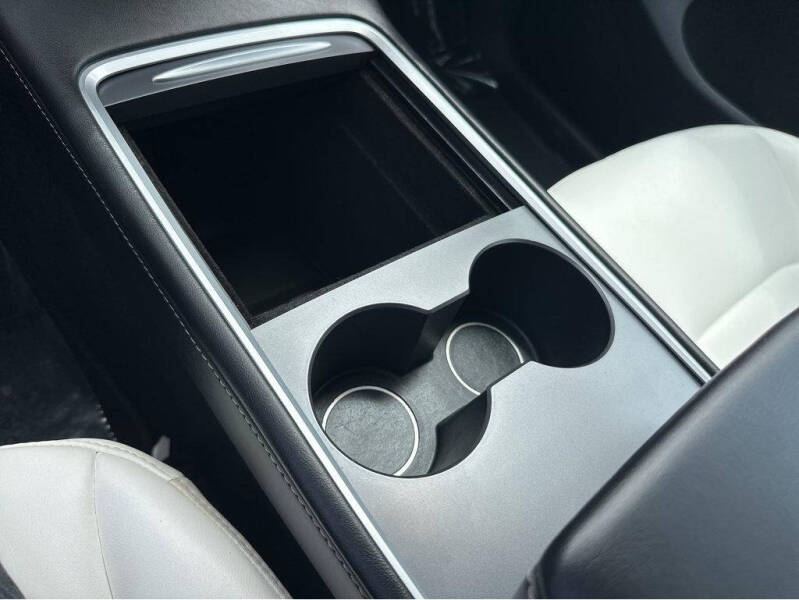 2024 Tesla Model Y Performance