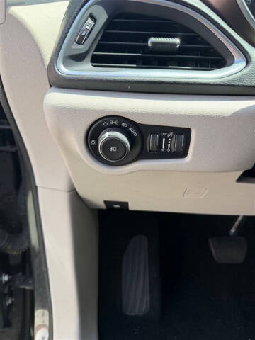 2017 Chrysler Pacifica Touring-L Plus