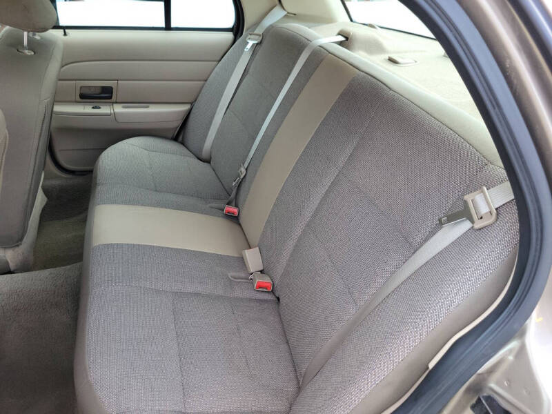 2004 Ford Crown Victoria