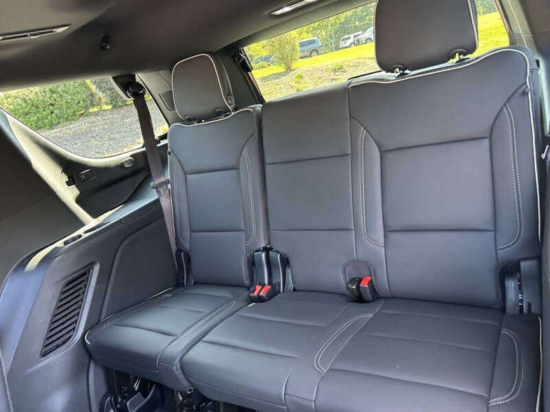 2025 GMC Yukon Elevation