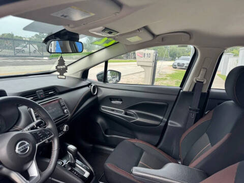 2022 Nissan Versa SR