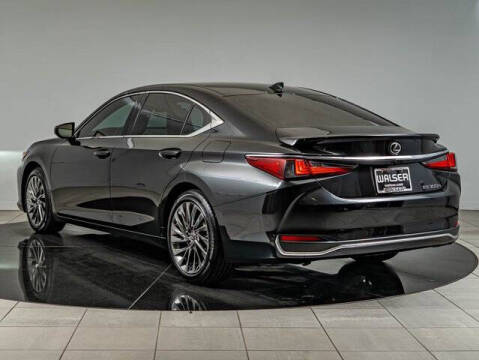 2025 Lexus ES 300h Luxury