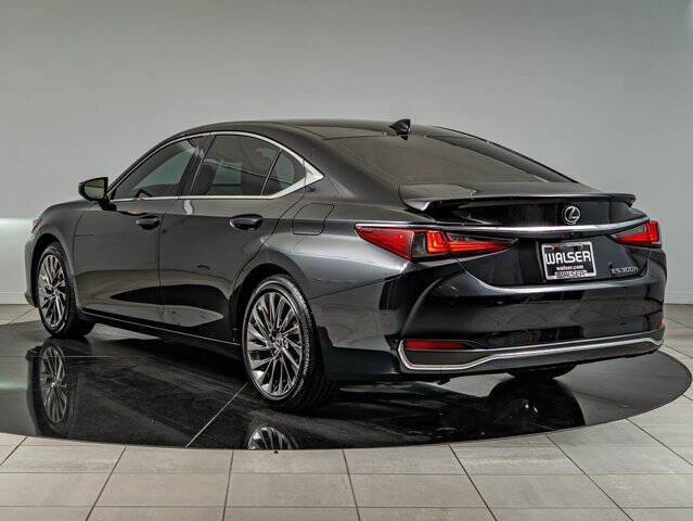 2025 Lexus ES 300h Luxury