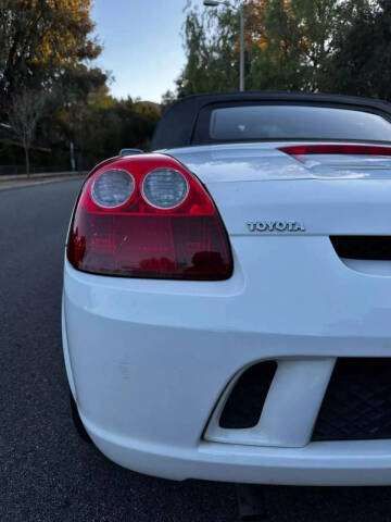 2005 Toyota MR2 Spyder