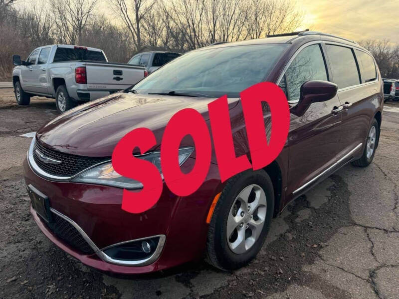 2017 Chrysler Pacifica Touring-L Plus