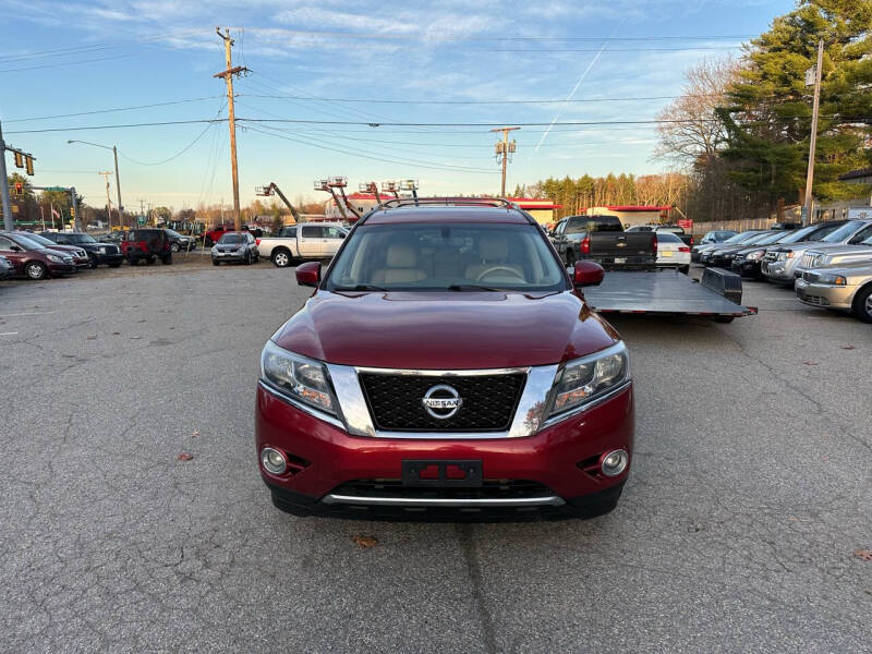 2015 Nissan Pathfinder SL photo 2