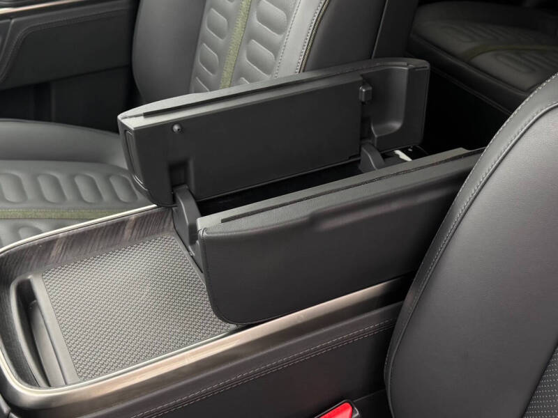 2024 Rivian R1T Adventure