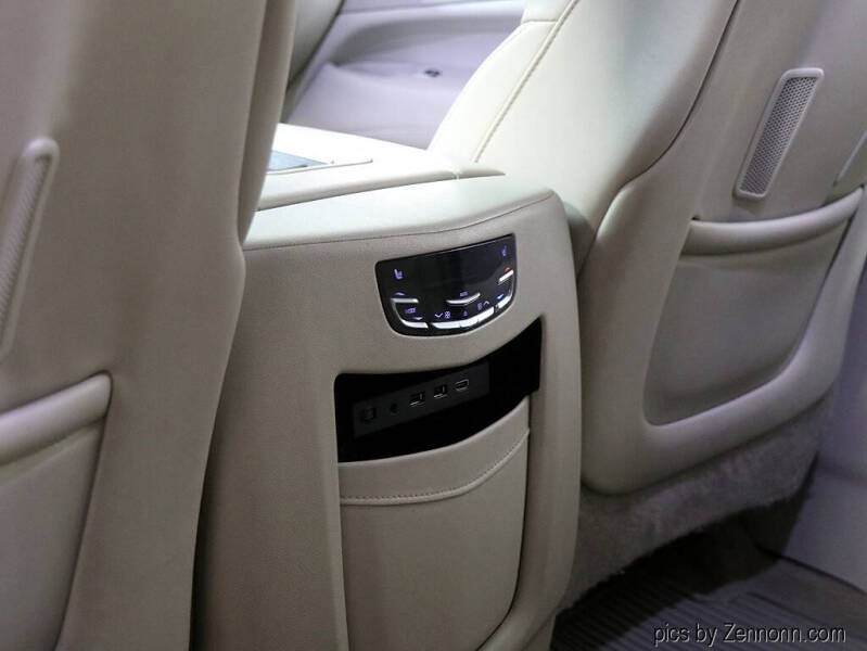 2017 Cadillac Escalade ESV Luxury