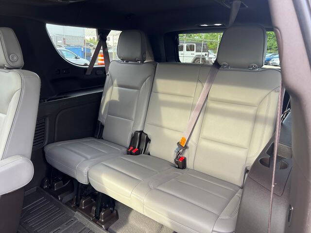 2022 GMC Yukon XL SLT
