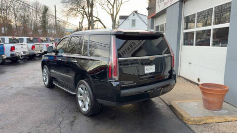 2017 Cadillac Escalade Luxury