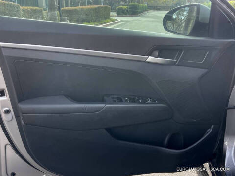 2020 Hyundai Elantra SE