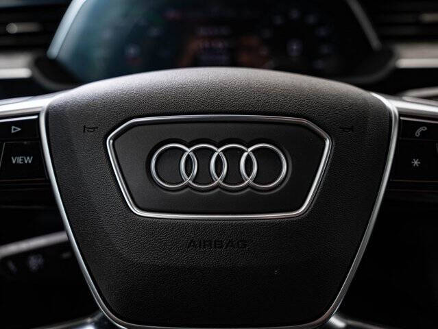 2021 Audi e-tron quattro Premium