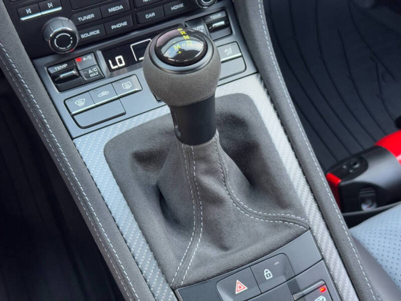 2024 Porsche 718 Cayman GT4 RS