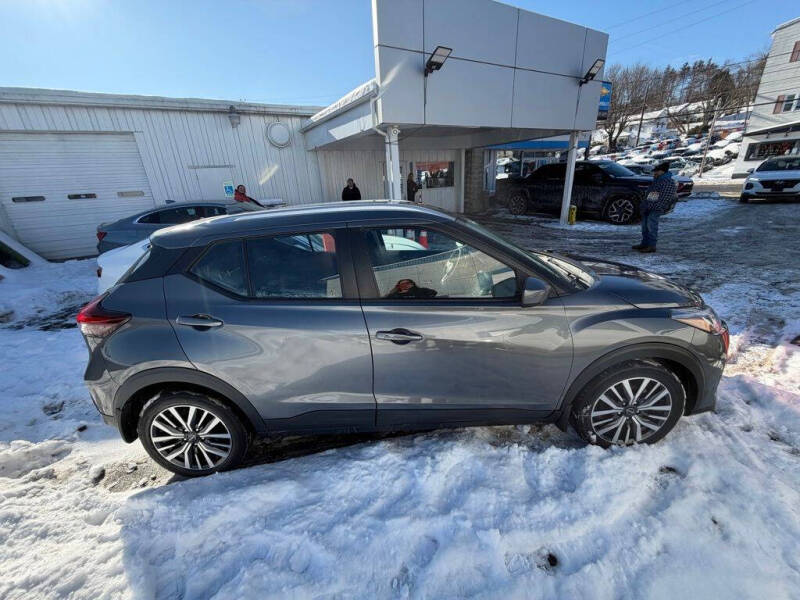 2022 Nissan Kicks SV