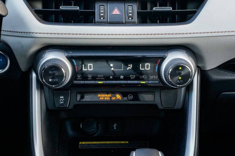 2021 Toyota RAV4 Hybrid XLE Premium