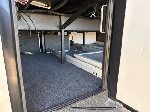 2011 Newmar Ventana 43’  1.5 Bath Pre-Def Diesel KingBed