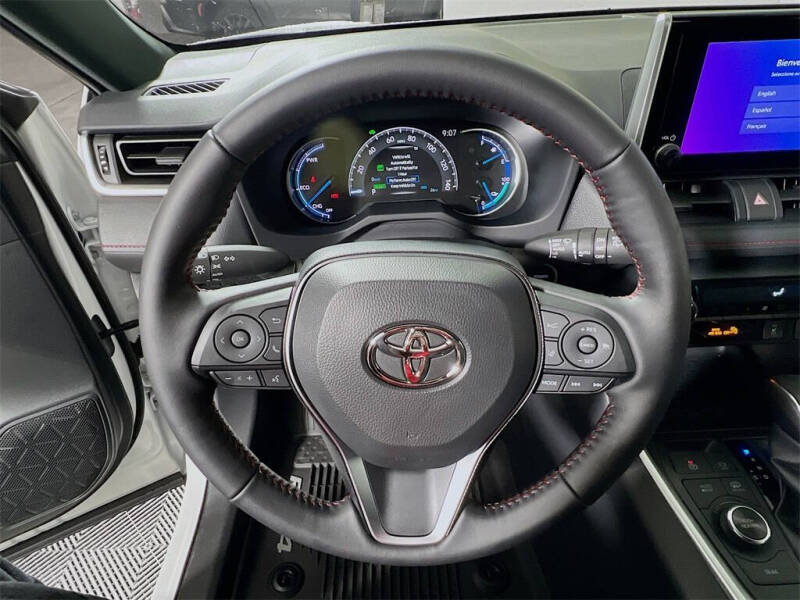 2025 Toyota RAV4 Plug-in Hybrid SE