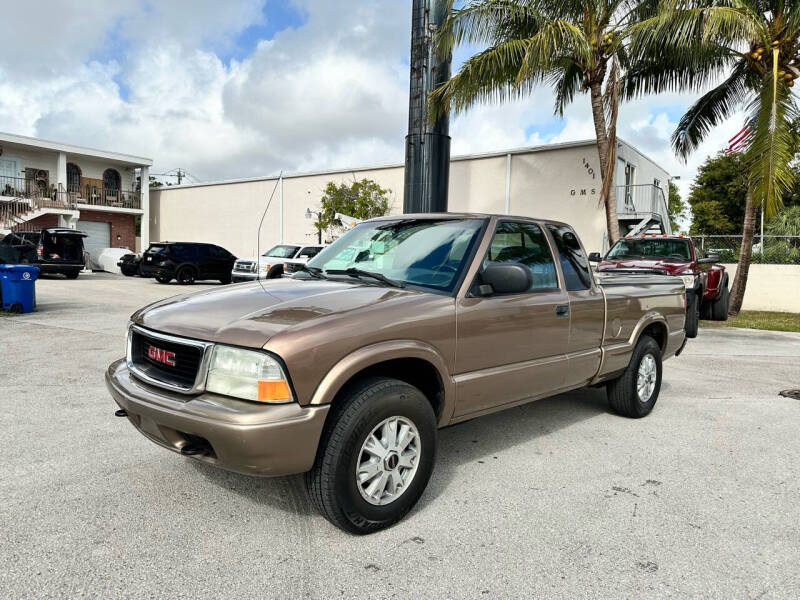 2003 GMC Sonoma null photo 2