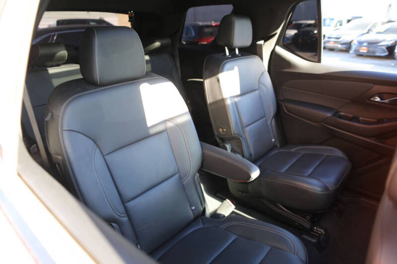 2022 Chevrolet Traverse LT Leather