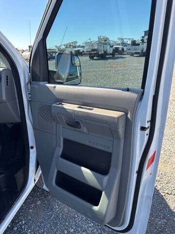 2011 Ford E-Series E-350 SD