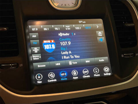 2023 Chrysler 300 Touring L