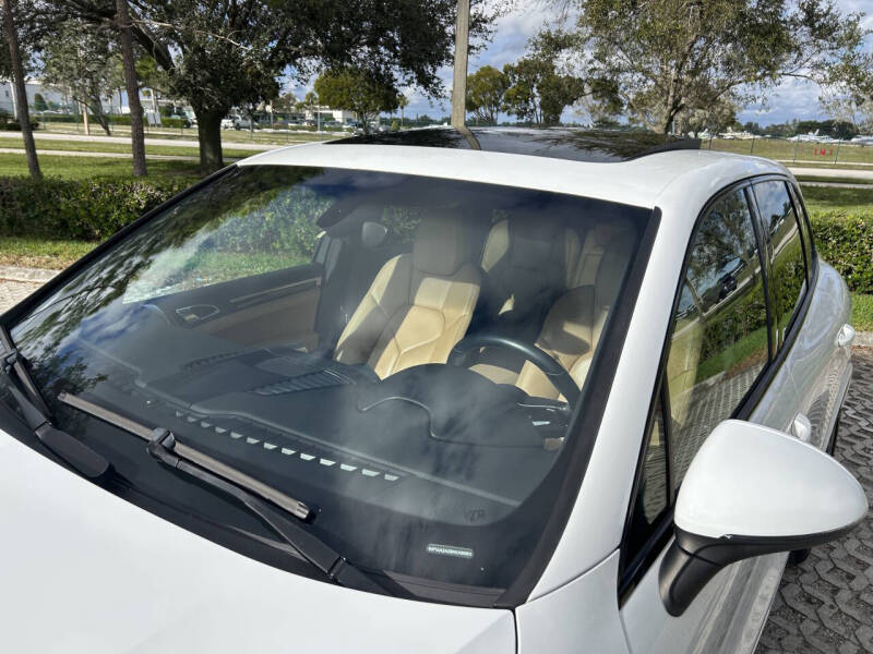 2017 Porsche Cayenne Platinum Edition