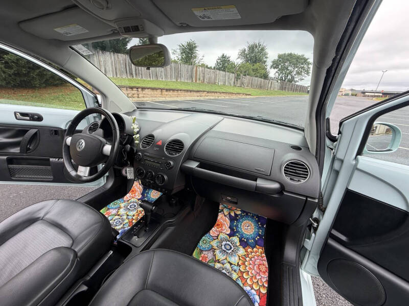 2010 Volkswagen New Beetle Final Edition