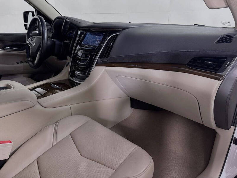 2019 Cadillac Escalade Luxury