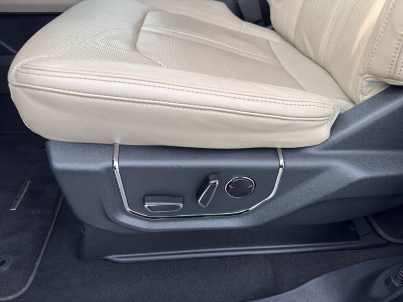 2024 Ford Expedition MAX Platinum