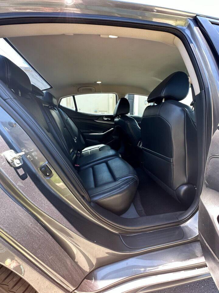 2016 Nissan Maxima  - $14,999