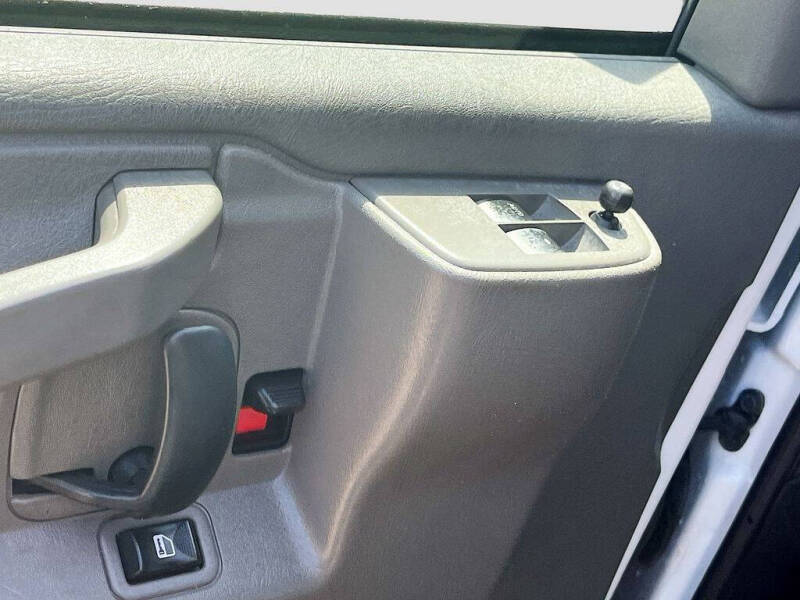 2025 GMC Savana 3500