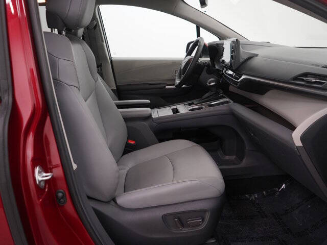 2024 Toyota Sienna XLE 7-Passenger
