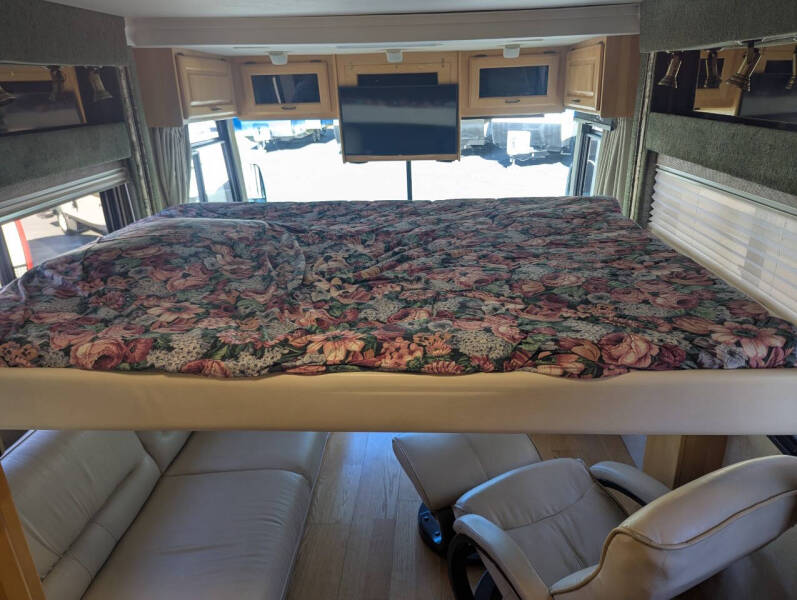 2006 Safari Trek 27RB / 28ft