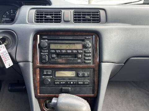 2000 Toyota Camry LE V6