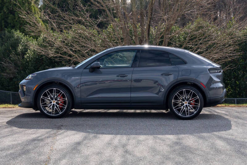 2025 Porsche Macan 4S Electric