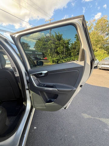 2017 Volvo XC60 T5 Dynamic