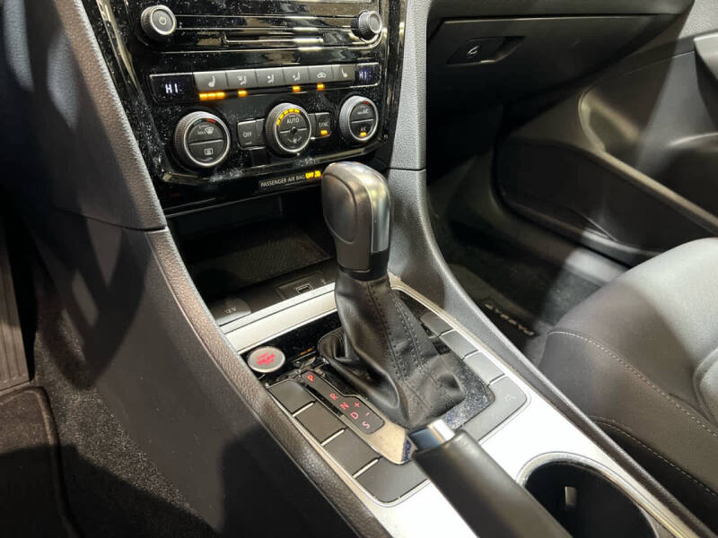 2022 Volkswagen Passat SE