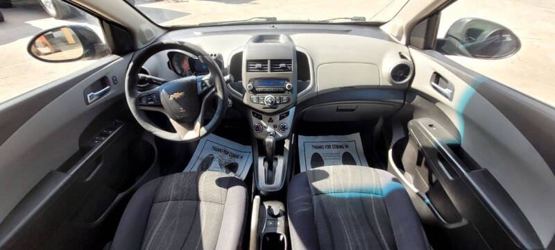 2014 Chevrolet Sonic LT photo 15