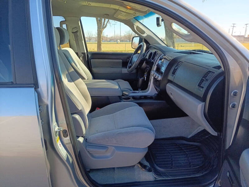 2008 Toyota Sequoia SR5