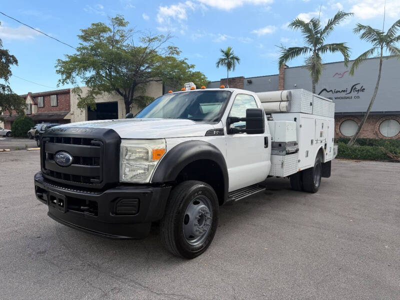 2013 Ford F-450 Super Duty Chassis Cab's photo