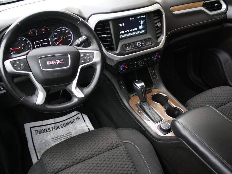 2017 GMC Acadia SLE-2