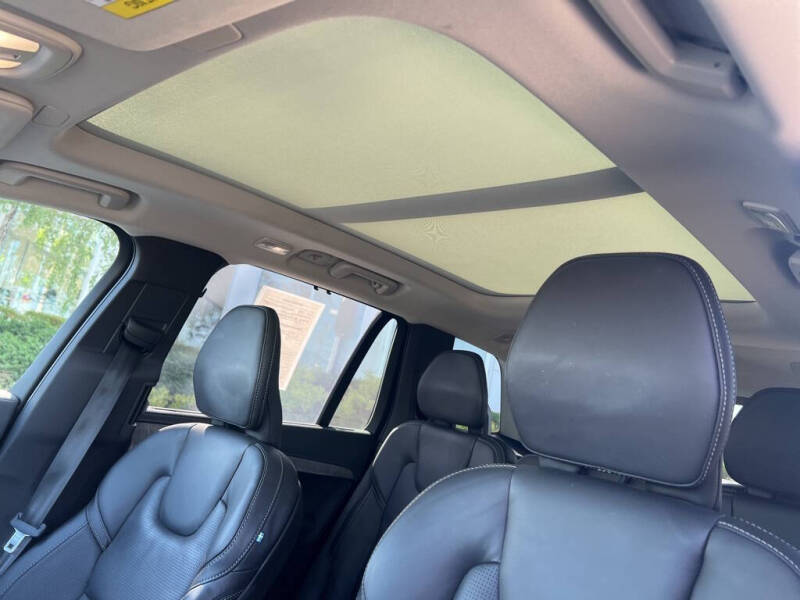 2023 Volvo XC90 Recharge T8 Ultimate Bright Theme 7P