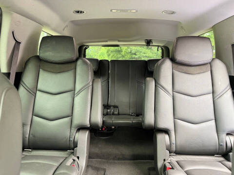 2017 Cadillac Escalade Luxury