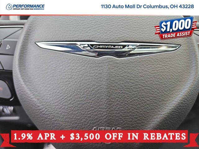 2026 Chrysler Pacifica Select